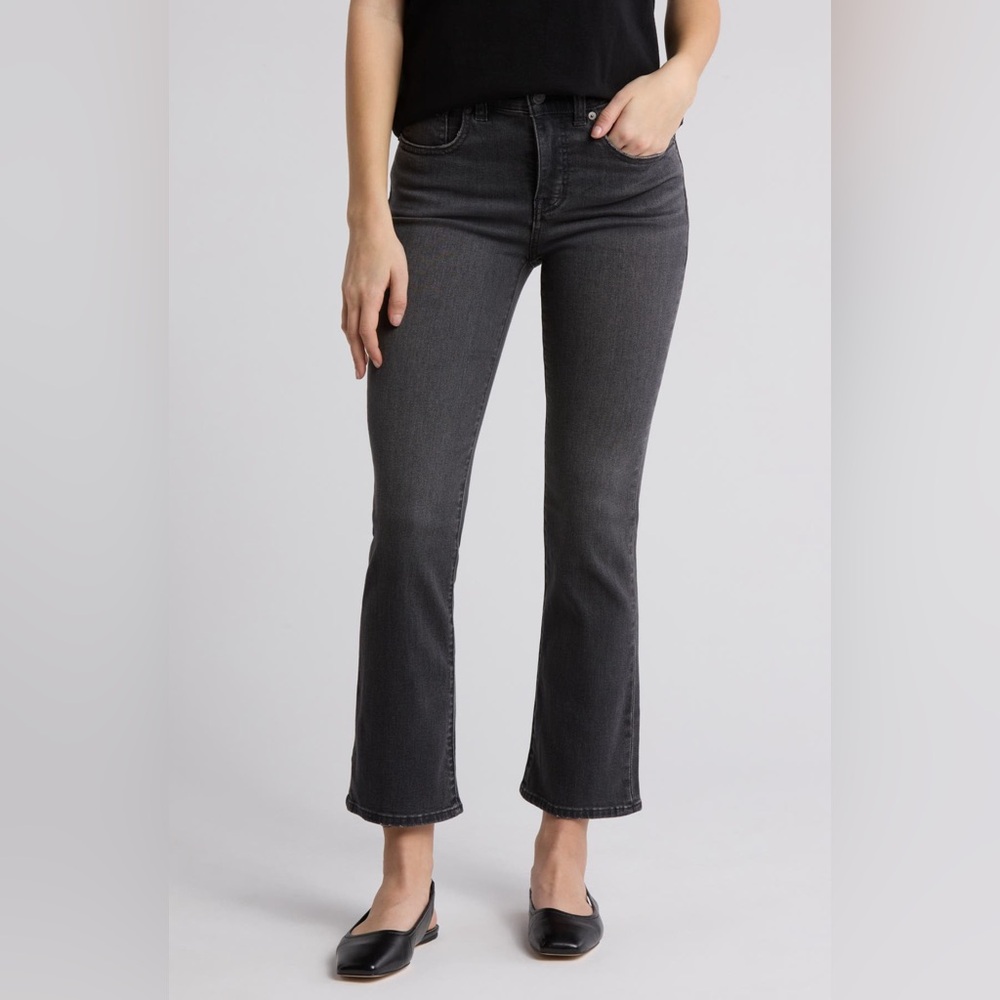Madewell Mid RiseKick Out Black Flare Jeans size 30‎